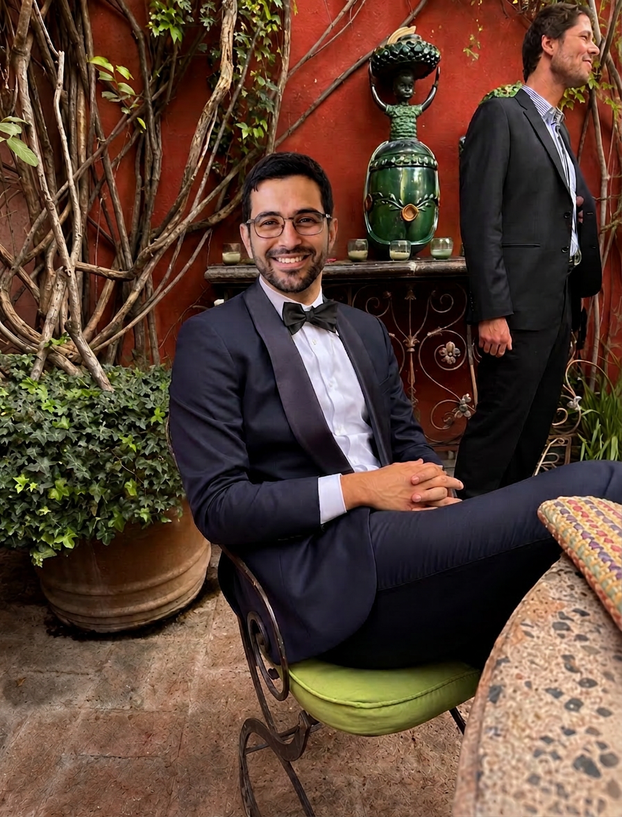 Diego in black tie